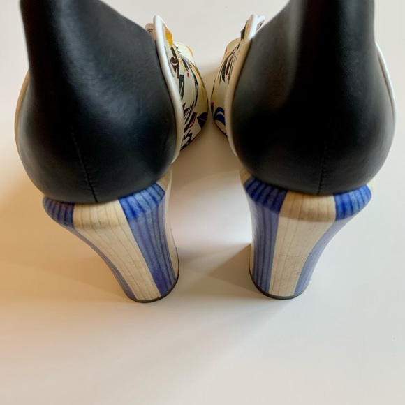 FENDI CREAM BLUE ROCOCO FLORAL HIGH HEELS SIZE 40 - Picture 6 of 9